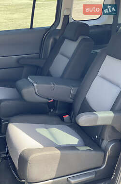 Минивэн Mazda 5 2006 в 