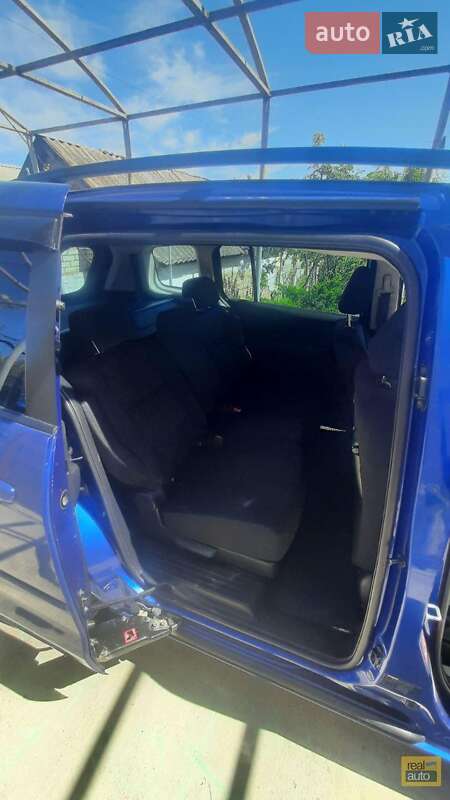 Минивэн Mazda 5 2008 в Николаеве