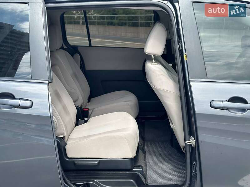 Мінівен Mazda 5 2013 в Києві