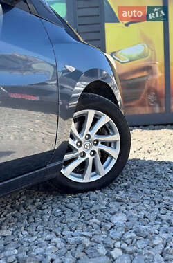 Минивэн Mazda 5 2011 в 