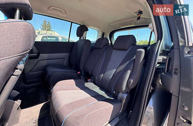 Минивэн Mazda 5 2011 в 