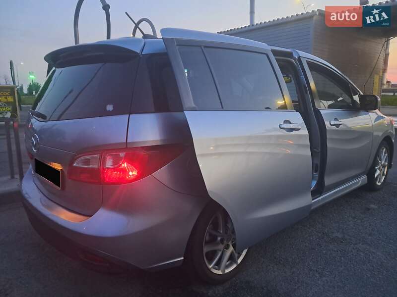 Минивэн Mazda 5 2011 в Киеве