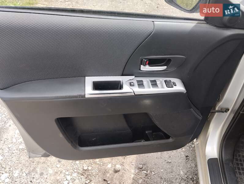 Минивэн Mazda 5 2006 в Днепре