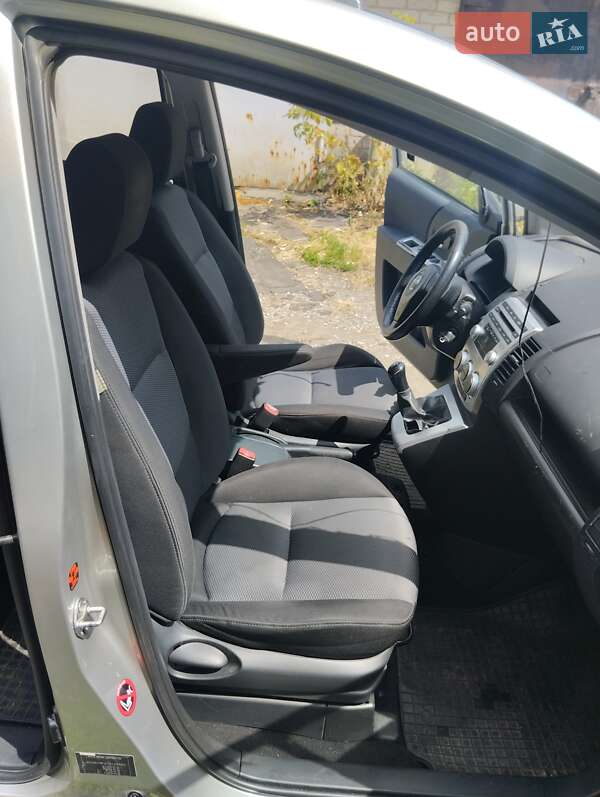 Минивэн Mazda 5 2006 в Днепре