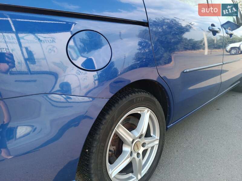 Минивэн Mazda 5 2008 в Первомайске