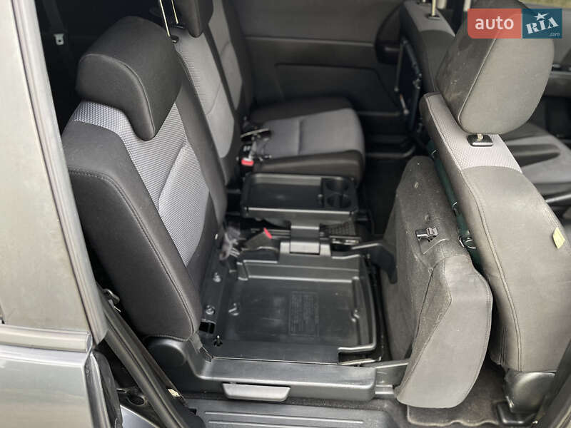 Минивэн Mazda 5 2006 в Днепре