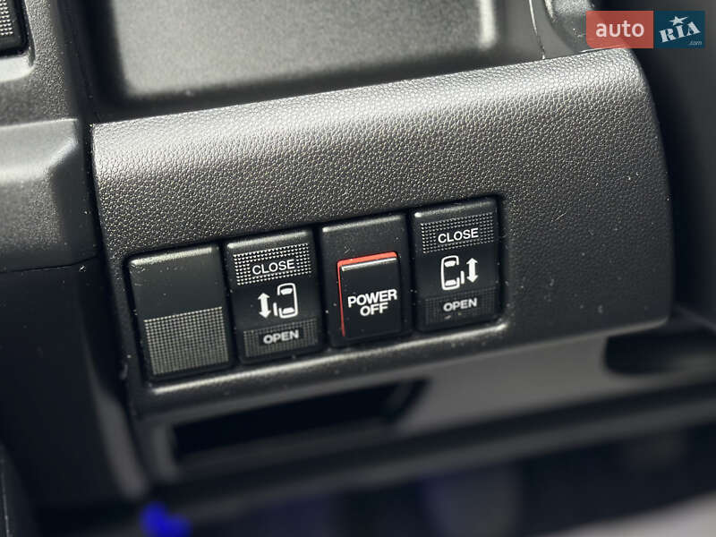 Минивэн Mazda 5 2010 в Шептицькому