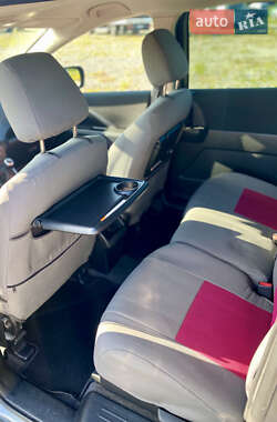 Минивэн Mazda 5 2011 в 
