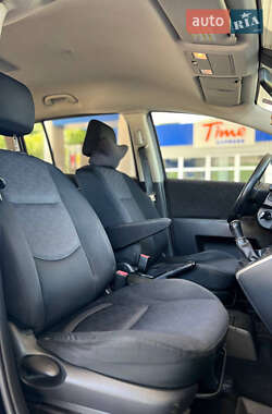 Минивэн Mazda 5 2009 в Николаеве