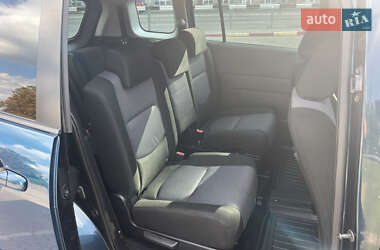 Минивэн Mazda 5 2005 в 