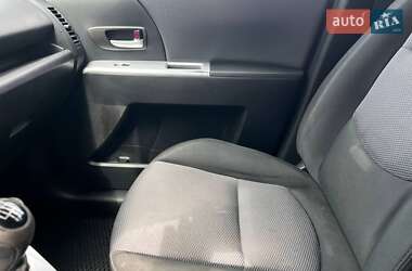 Минивэн Mazda 5 2006 в 
