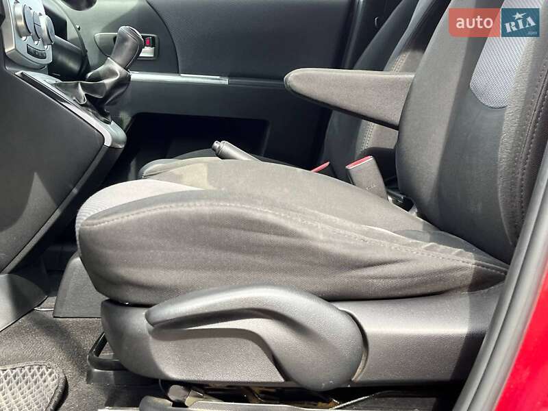 Минивэн Mazda 5 2006 в Львове