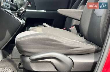 Минивэн Mazda 5 2006 в 