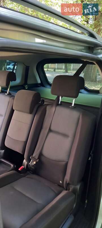 Мінівен Mazda 5 2006 в П'ятихатках фото 13 Мінівен Mazda 5 2006 в П'ятихатках