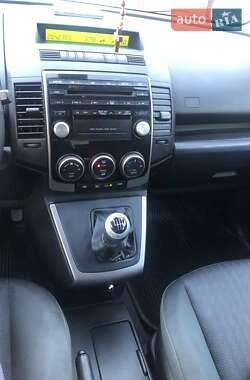 Мінівен Mazda 5 2009 в  фото 8 Мінівен Mazda 5 2009 в