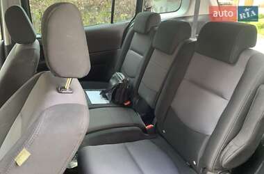 Минивэн Mazda 5 2006 в  фото 11 Минивэн Mazda 5 2006 в