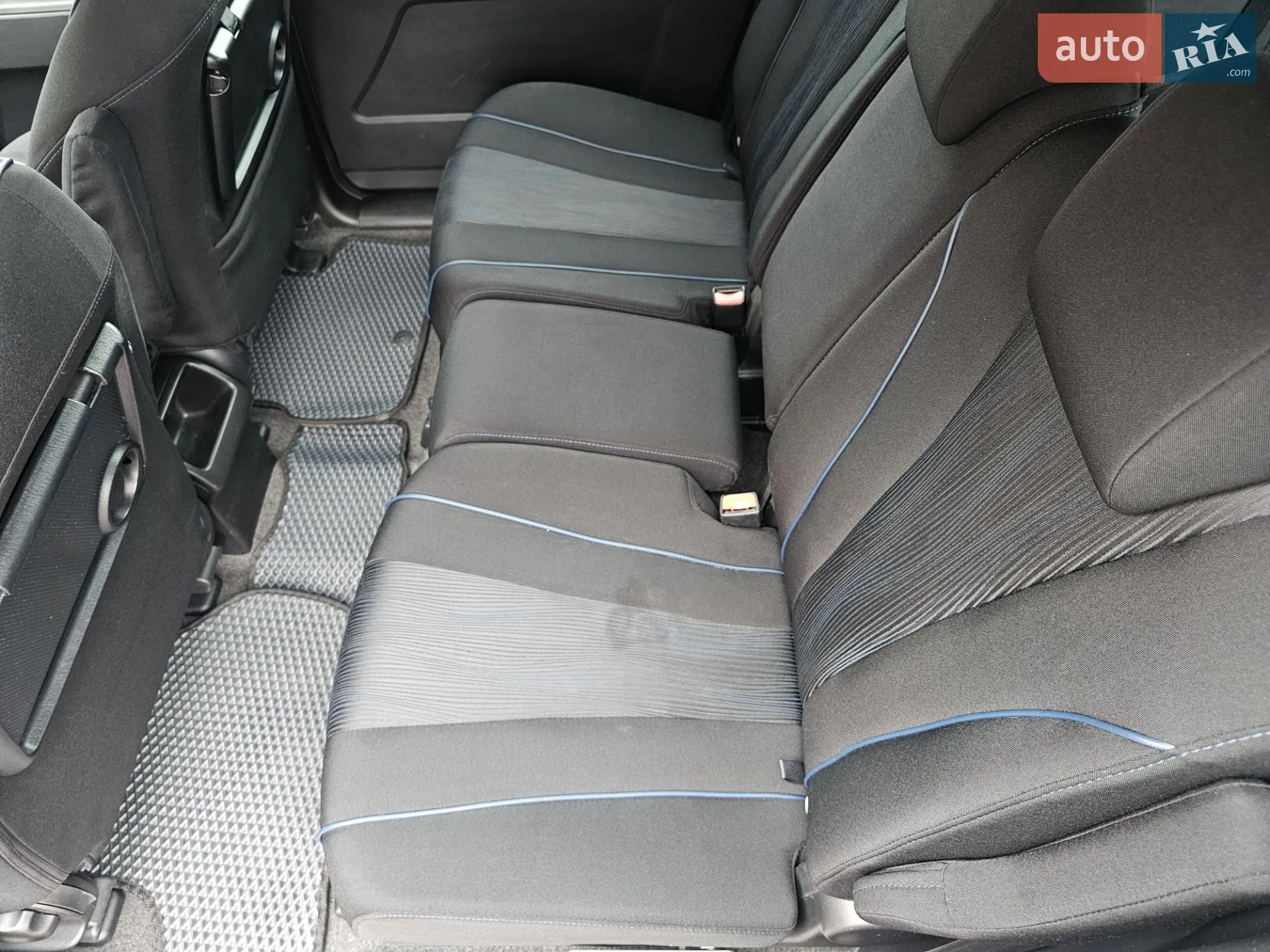 2010 Mazda 5 - мініатюра 7