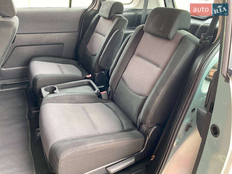 Мінівен Mazda 5 2006 в Чернівцях