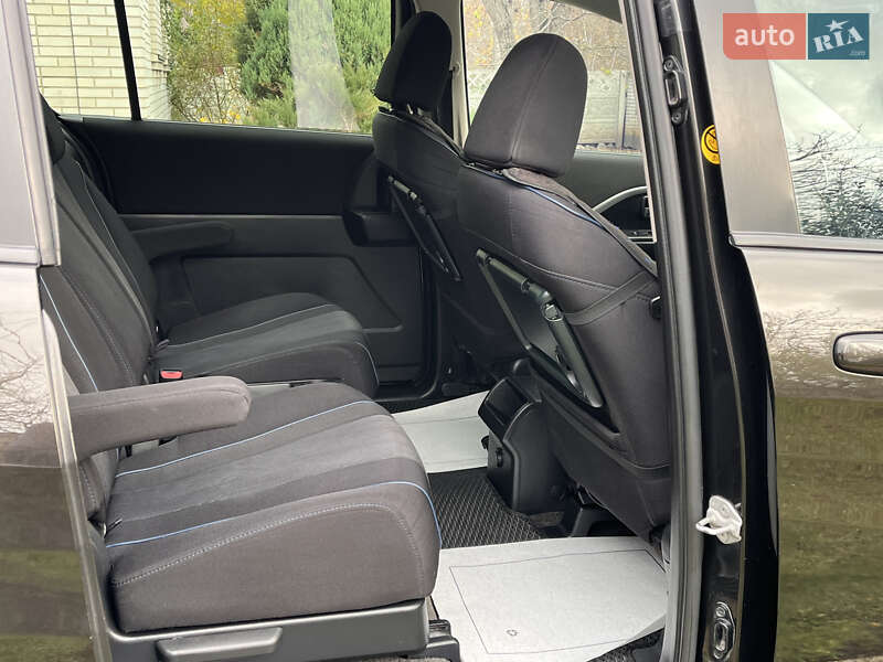 Мінівен Mazda 5 2010 в Києві