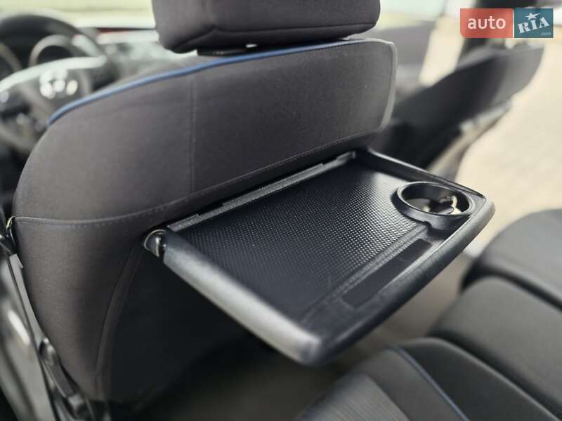 Минивэн Mazda 5 2011 в Луцке