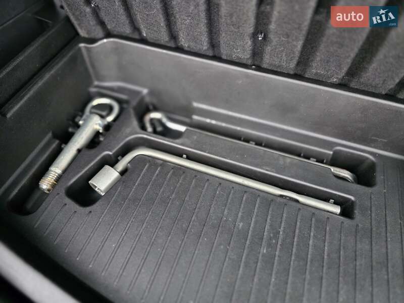 Минивэн Mazda 5 2011 в Луцке