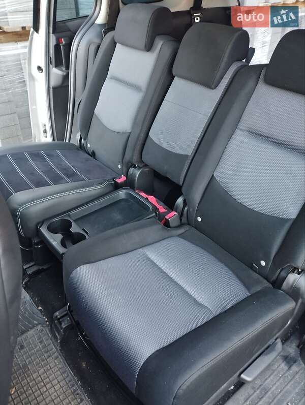 Мінівен Mazda 5 2006 в Рівному фото 26 Мінівен Mazda 5 2006 в Рівному