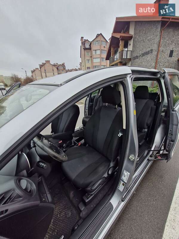 Минивэн Mazda 5 2015 в Киеве