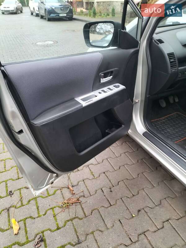 Минивэн Mazda 5 2005 в Черновцах