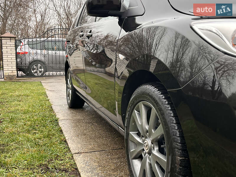 Минивэн Mazda 5 2010 в Киеве