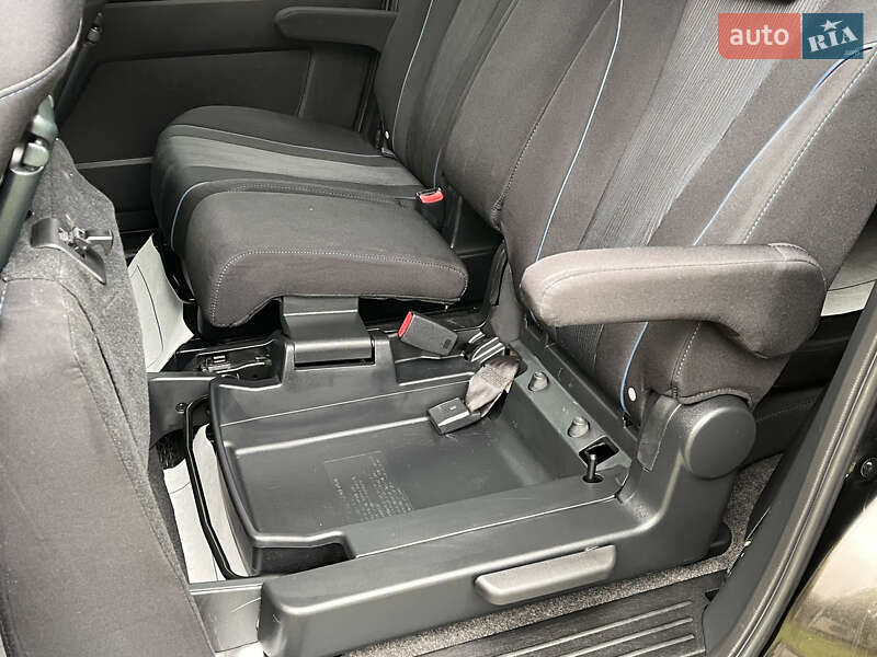 Минивэн Mazda 5 2010 в Киеве