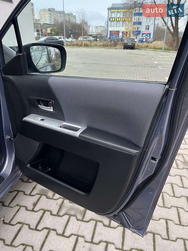 Мінівен Mazda 5 2006 в Хмельницькому