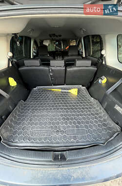 Минивэн Mazda 5 2009 в Ровно