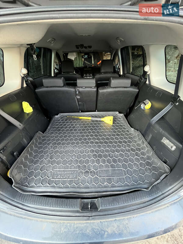Минивэн Mazda 5 2009 в Ровно