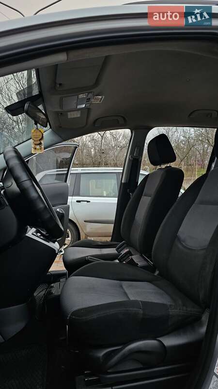 Минивэн Mazda 5 2005 в Николаеве