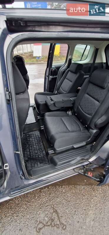 Мінівен Mazda 5 2008 в Охтирці
