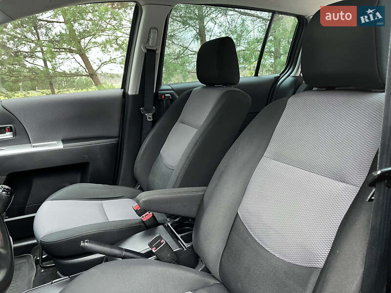 Минивэн Mazda 5 2007 в Дрогобыче