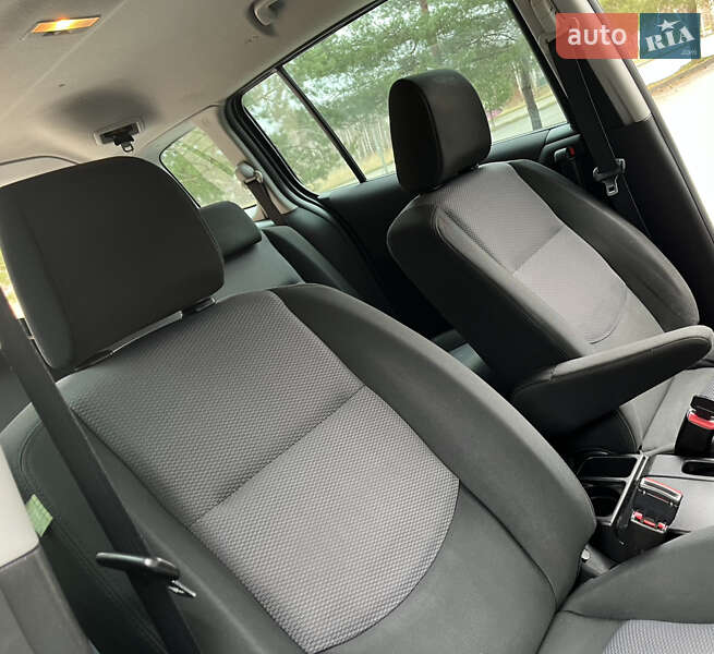 Минивэн Mazda 5 2007 в Дрогобыче