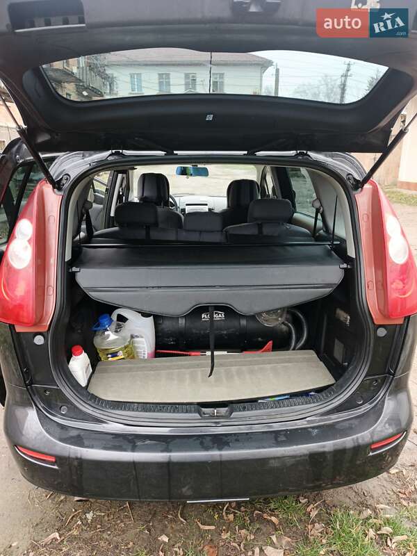 Минивэн Mazda 5 2005 в Кельменцах