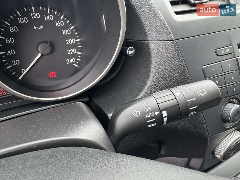Мінівен Mazda 5 2013 в Києві фото 25 Мінівен Mazda 5 2013 в Києві