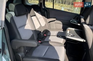 Минивэн Mazda 5 2006 в Киеве