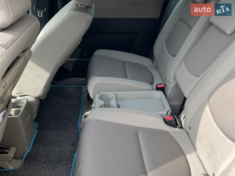 Минивэн Mazda 5 2005 в Святопетровское