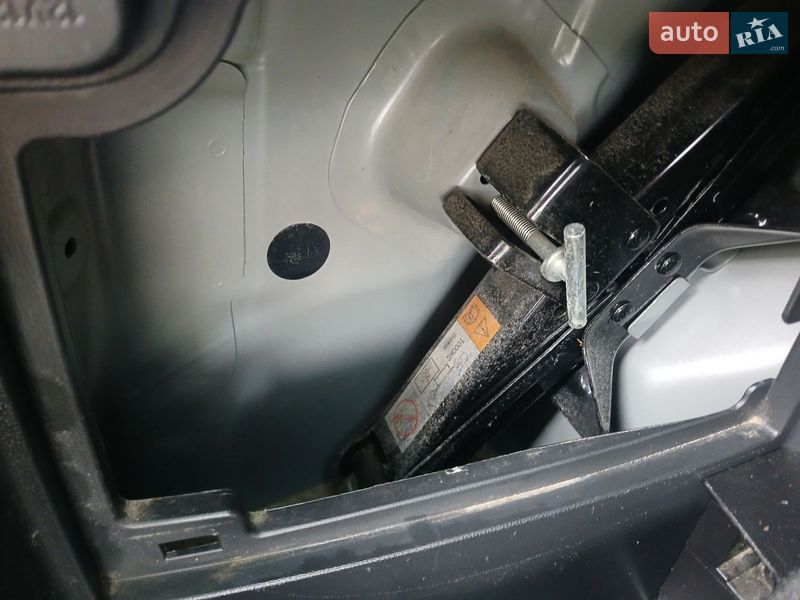 Минивэн Mazda 5 2011 в Стрые