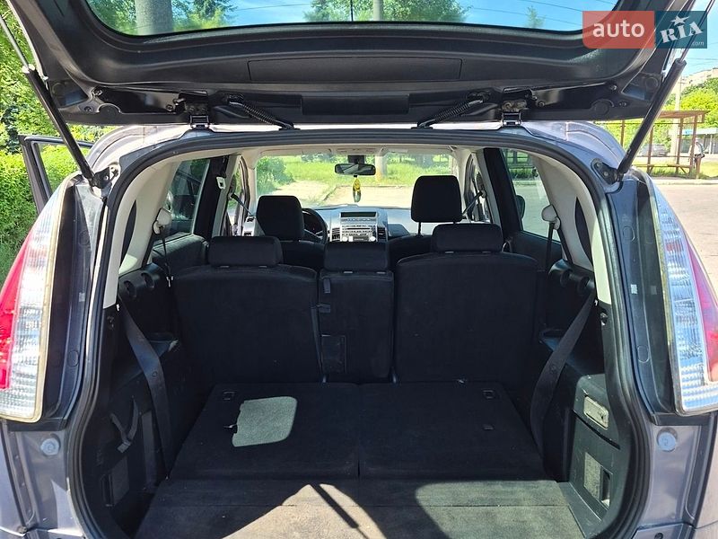 Минивэн Mazda 5 2008 в Киеве