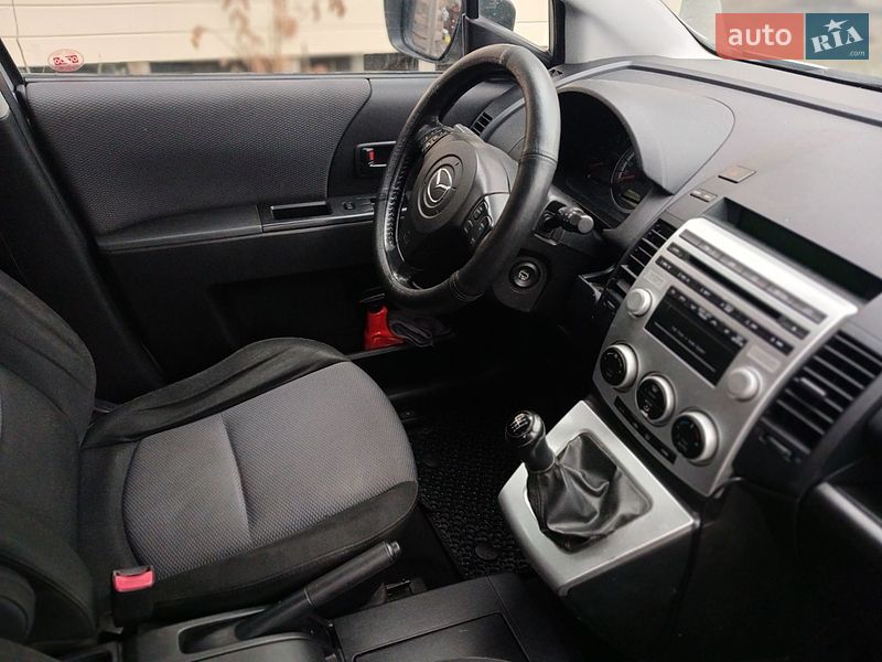 Минивэн Mazda 5 2005 в Киеве