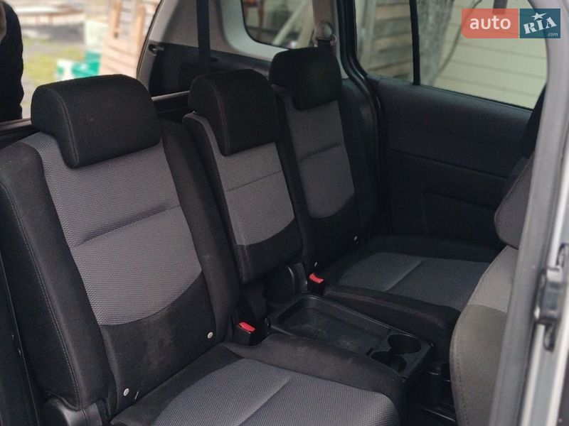 Минивэн Mazda 5 2005 в Киеве