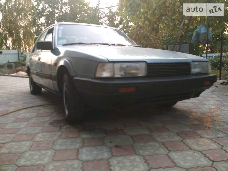 Седан Mazda 626 1987 в Ровно