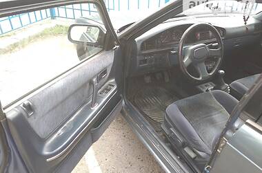 Седан Mazda 626 1987 в Сумах