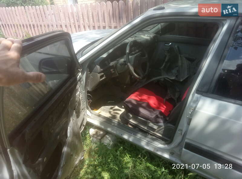 Седан Mazda 626 1991 в Броварах