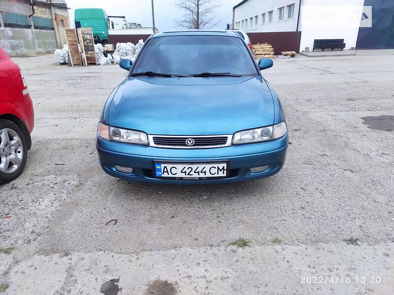 Седан Mazda 626 1993 в Луцке