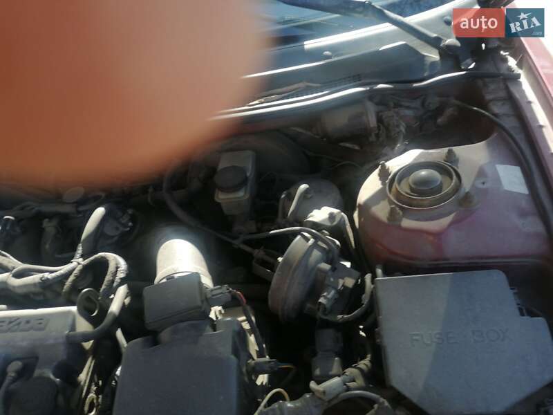 Седан Mazda 626 1993 в Кропивницком